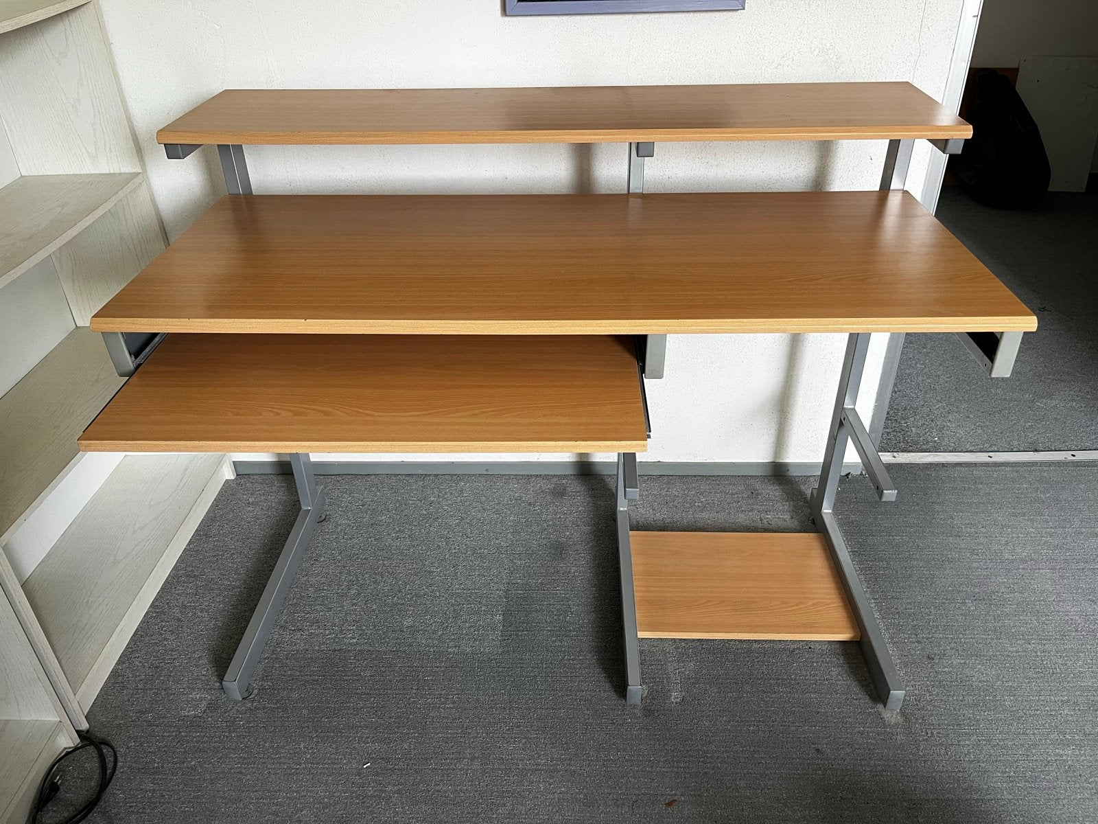 Computerbureau computertafel Computer Tafel Bureau, Huis en Inrichting, Bureaus, Ophalen, Opbergruimte, Gebruikt, Hout