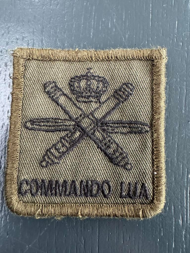 KL borstembleem Commando LUA, Verzamelen, Ophalen of Verzenden, Landmacht, Nederland, Embleem of Badge