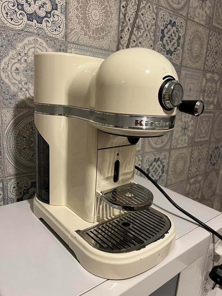 Nespresso Kitchenaid, Witgoed en Apparatuur, Koffiezetapparaten, Ophalen, Gebruikt, 10 kopjes of meer, Koffiemachine