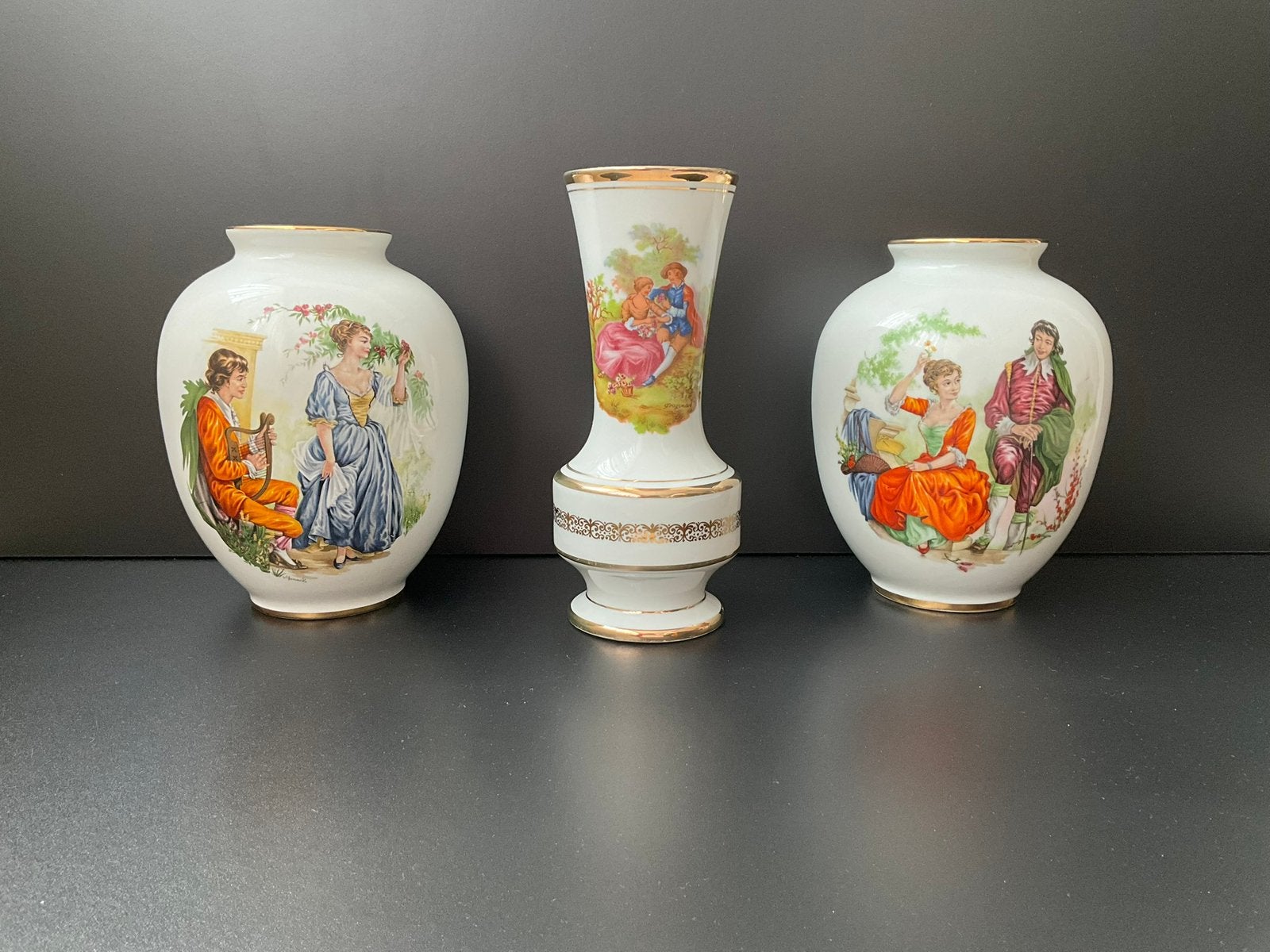 Ptrachtig set vazen met romantisch tafereel, ook los te koop, Huis en Inrichting, Woonaccessoires | Vazen, Ophalen, Zo goed als nieuw
