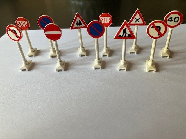 Lego 11 verkeersborden vintage € 2,00 per stuk, Gebruikt, Overige thema's, Lego, Accessoire