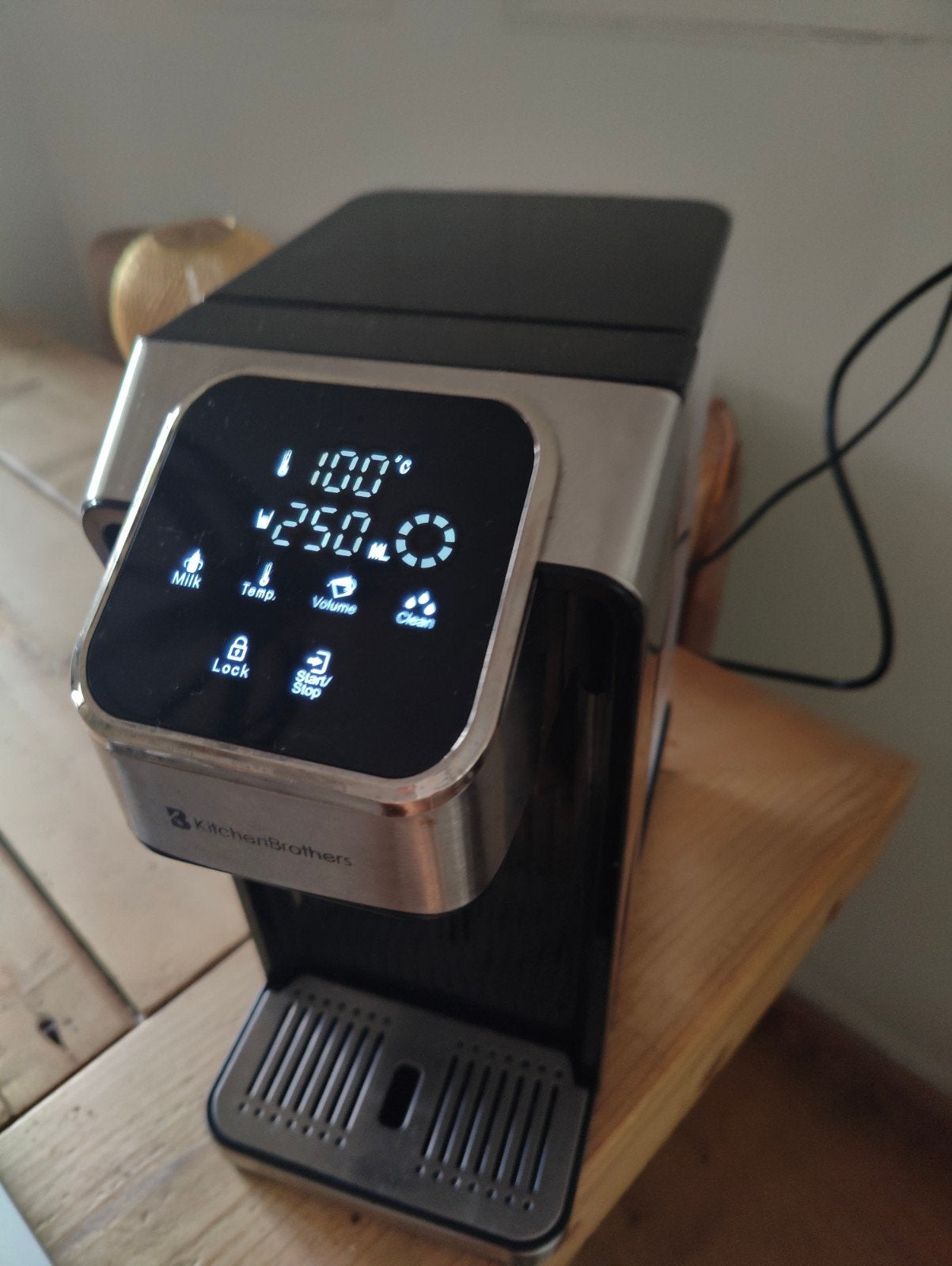 KitchenBrothers Heetwaterdispenser (2,7L), Ophalen, Zo goed als nieuw