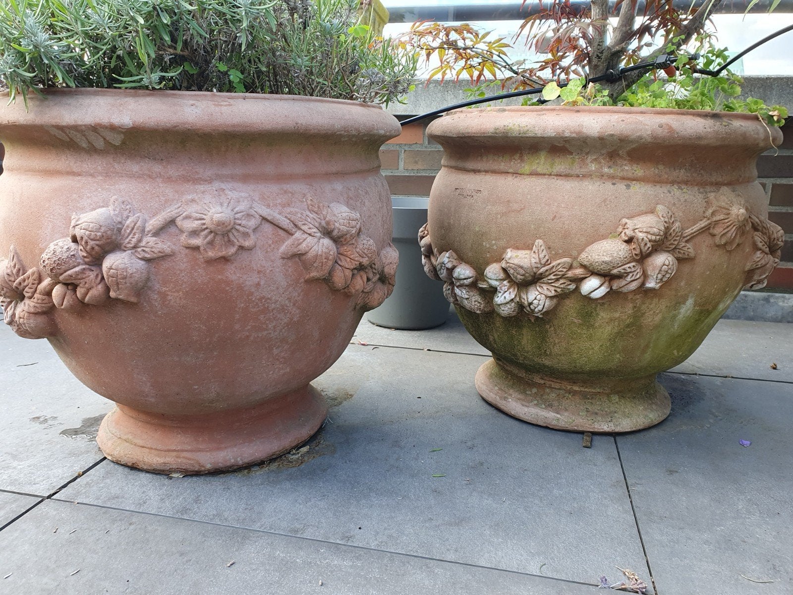 Terracotta pot H42 doorsnede 42cm met guirlandes, Ophalen, Rond, Minder dan 25 cm, 40 tot 70 cm