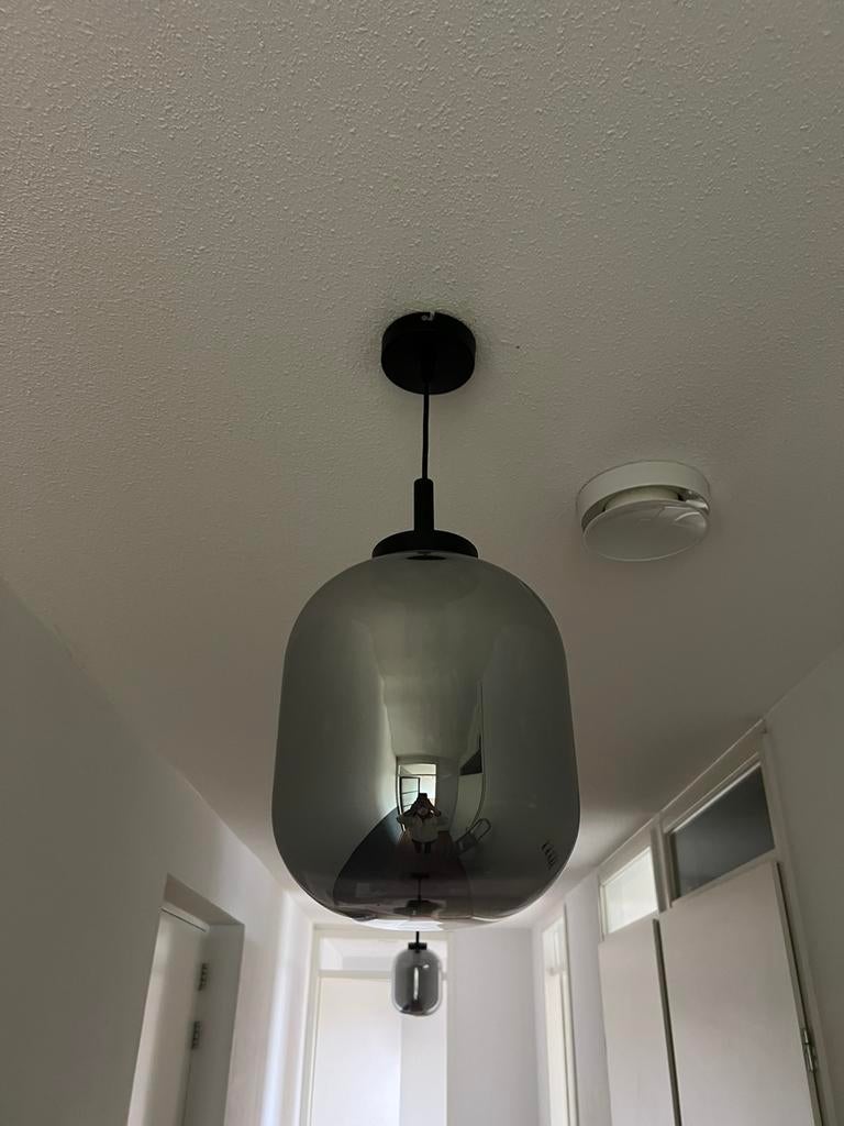 2x glazen zwarte hanglamp pegasi kwantum, Ophalen, Zo goed als nieuw, Glas, Minder dan 50 cm