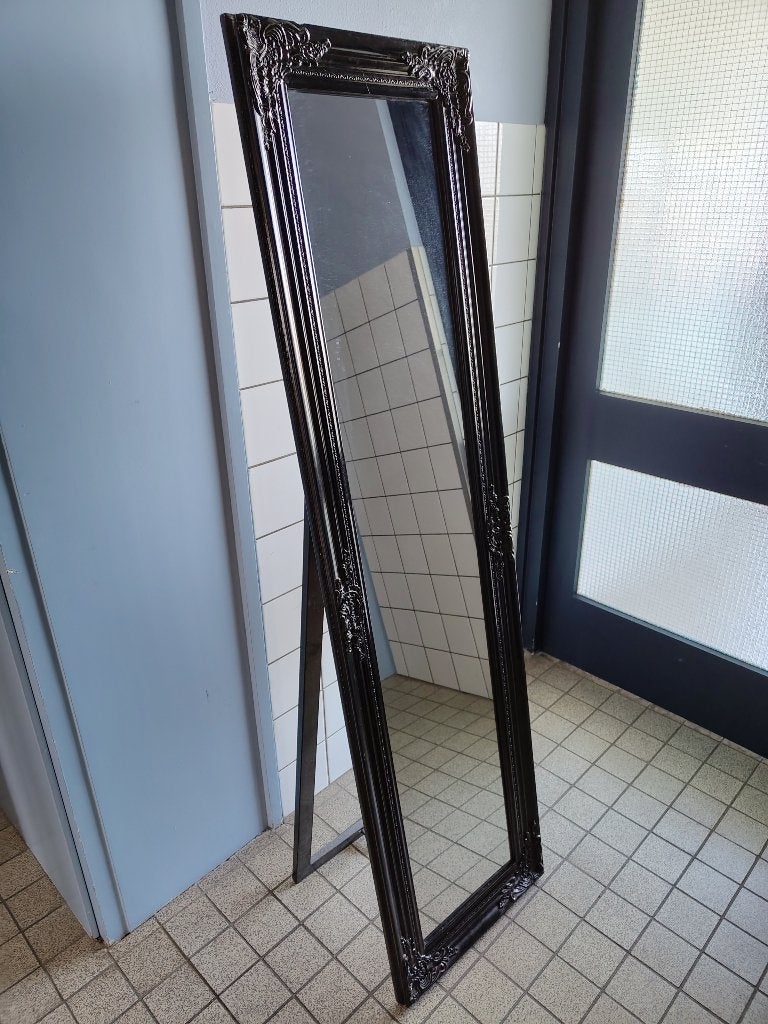Zwarte barokstijl staande spiegel, Huis en Inrichting, Woonaccessoires | Spiegels, Ophalen, Minder dan 50 cm, Gebruikt, 150 tot 200 cm