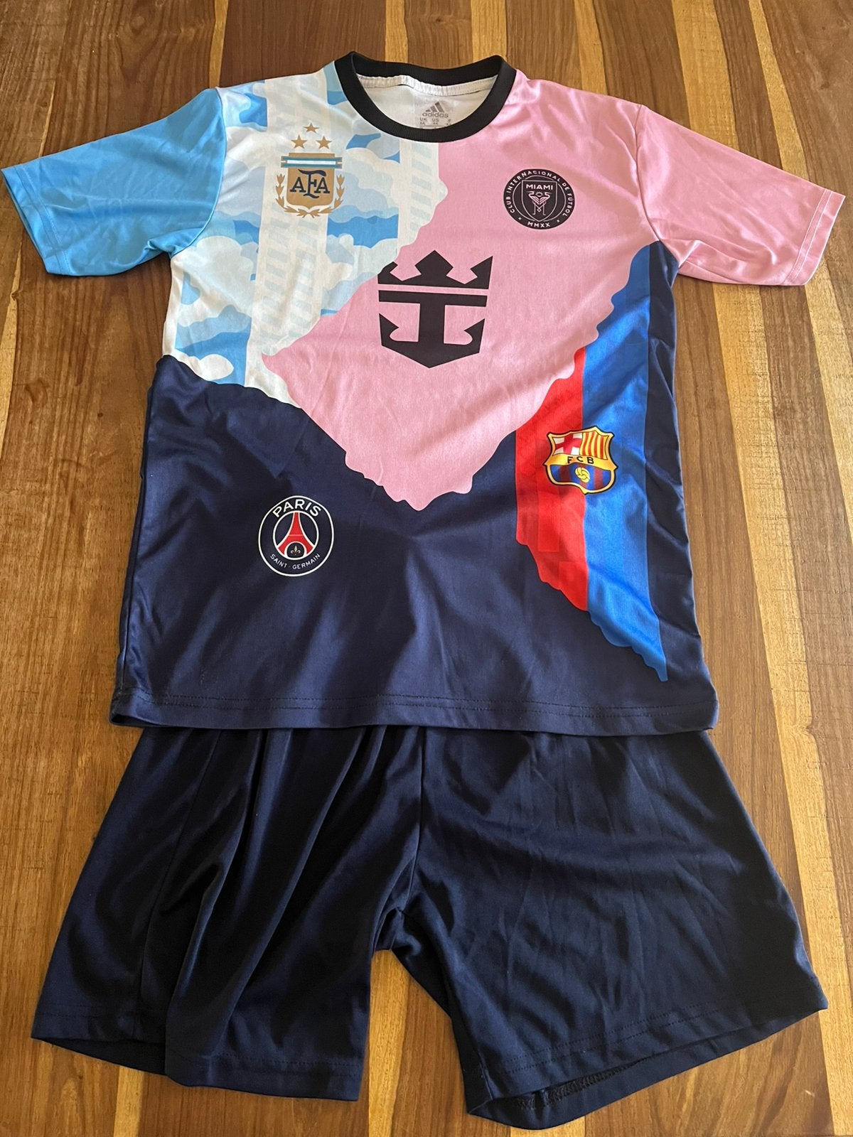 Sport- voetbaltenue Messi, herenmaat M, Overige kleuren, Maat 48/50 (M), Ophalen of Verzenden, Voetbal