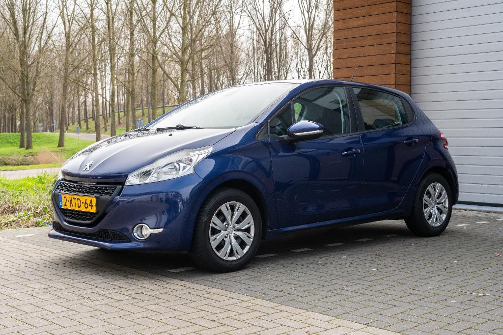 Peugeot 208 1.2 VTI 60KW/82PK 5-D 2013 Blauw, Auto's, Peugeot, Particulier, Airbags, Airconditioning, Alarm, Bluetooth, Boordcomputer