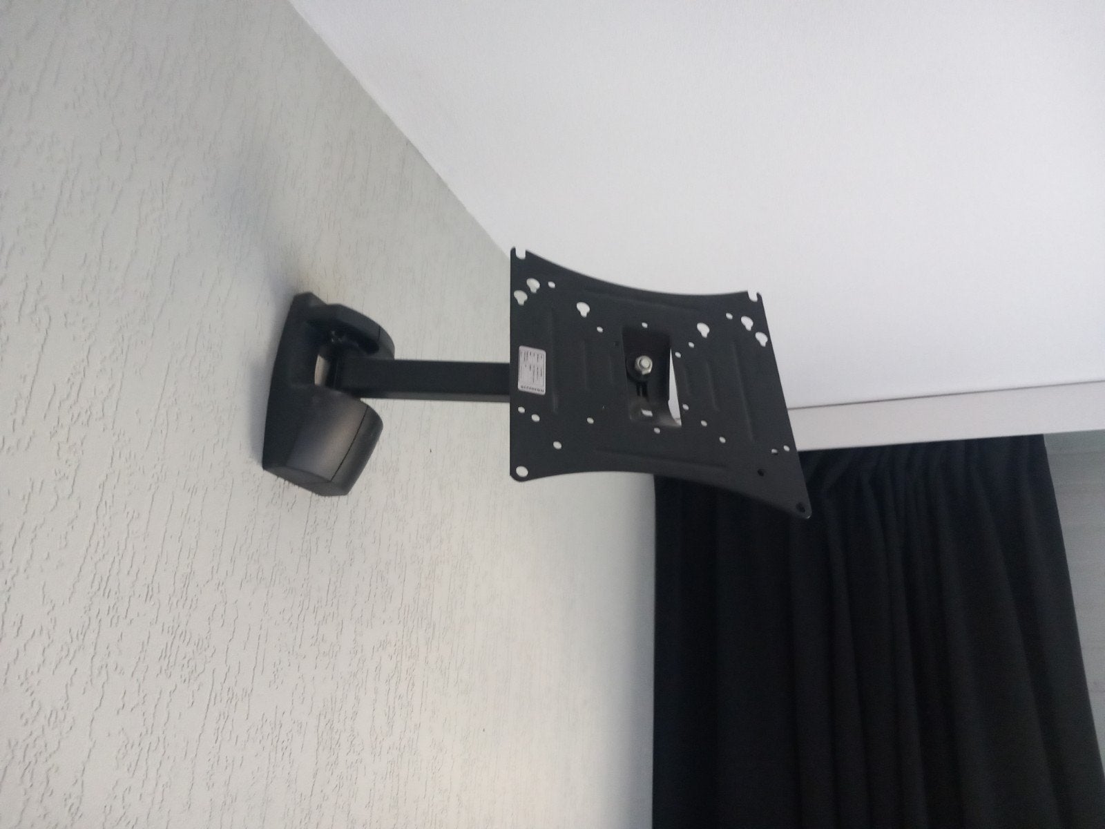 TV Muurbeugel Draaibaar en Kantelbaar, Ophalen of Verzenden, Gebruikt