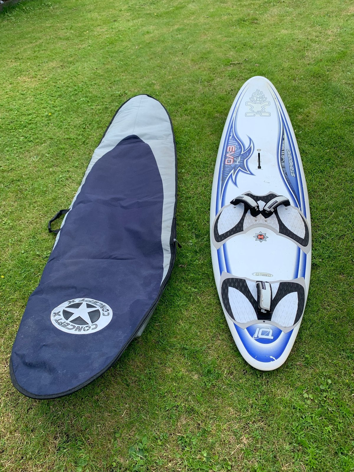 Starboard Evo 74 Windsurfplank met vin en boardbag, Gebruikt, Minder dan 250 cm, Ophalen of Verzenden, Starboard