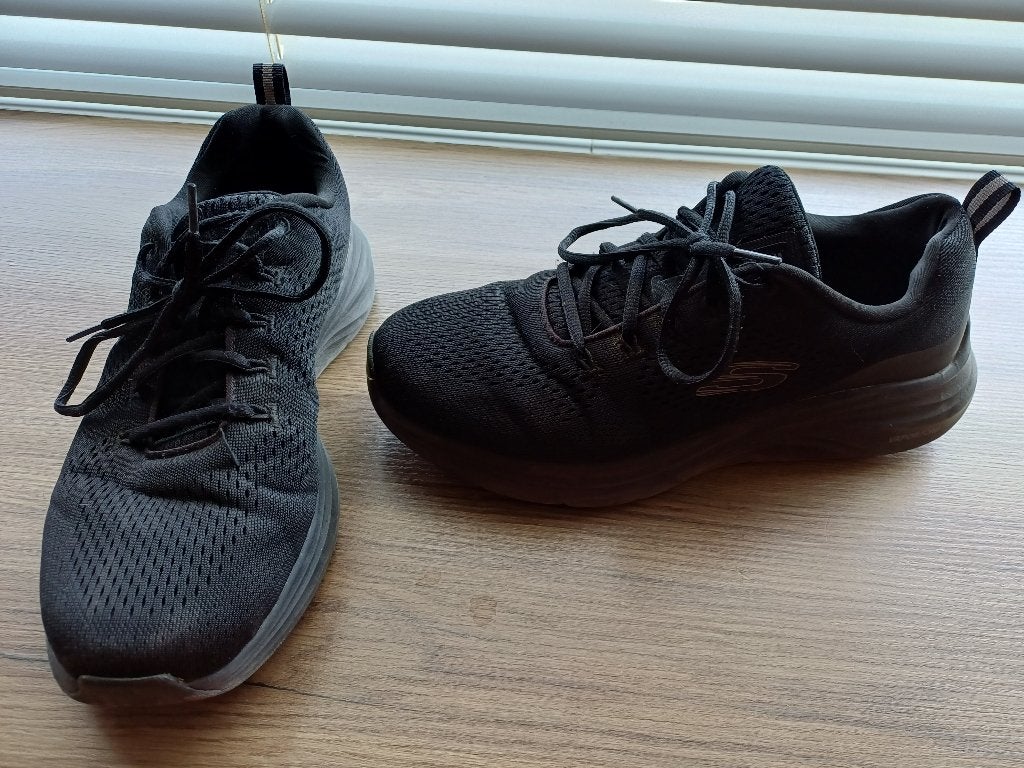 zwarte skechers mt 43, Kleding | Heren, Schoenen, Zwart, Ophalen of Verzenden, Skechers, Sneakers of Gympen
