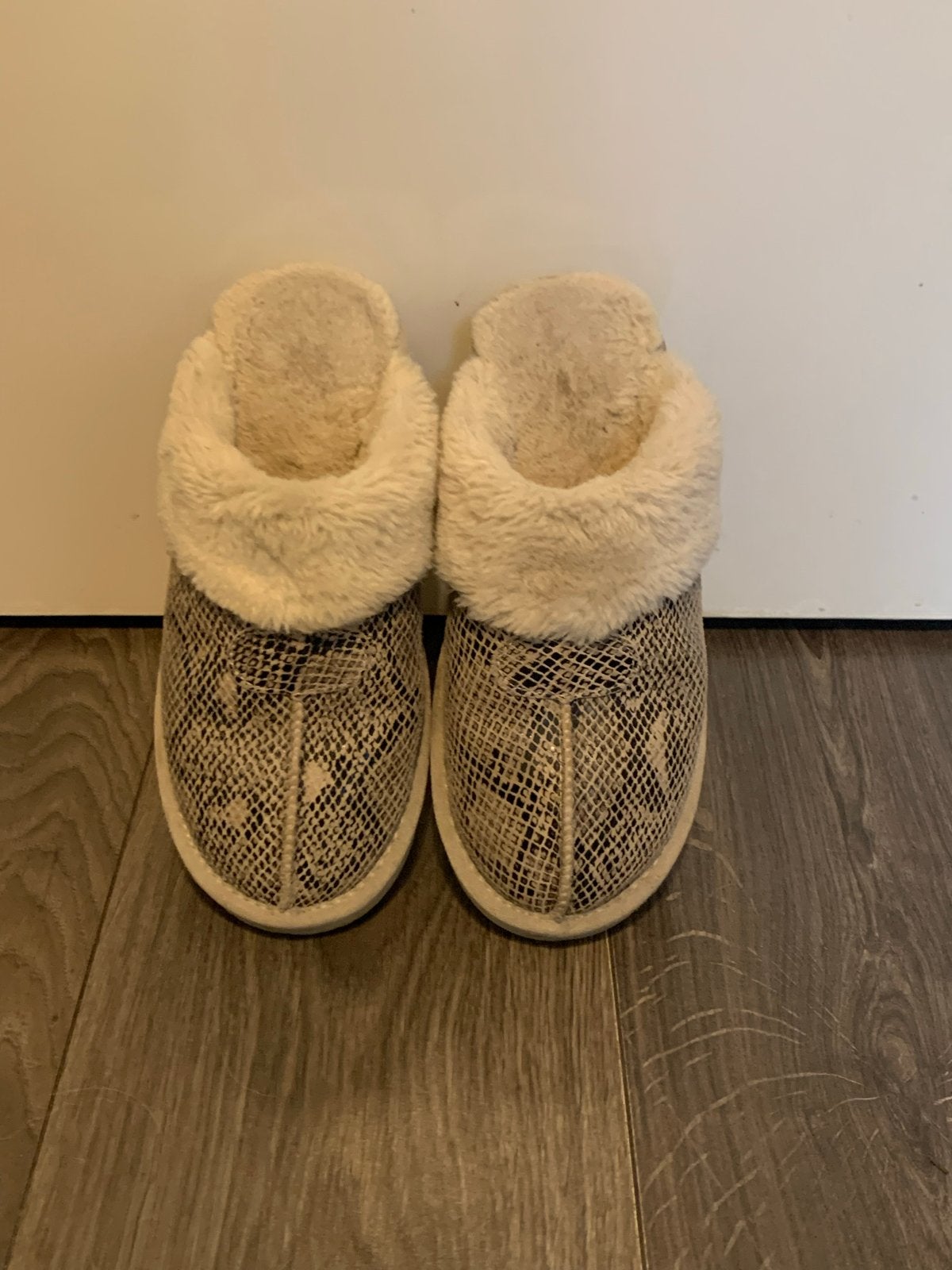 Gevoerde warme pantoffels maat 38, Ophalen of Verzenden, Gedragen, Pantoffels of Sloffen