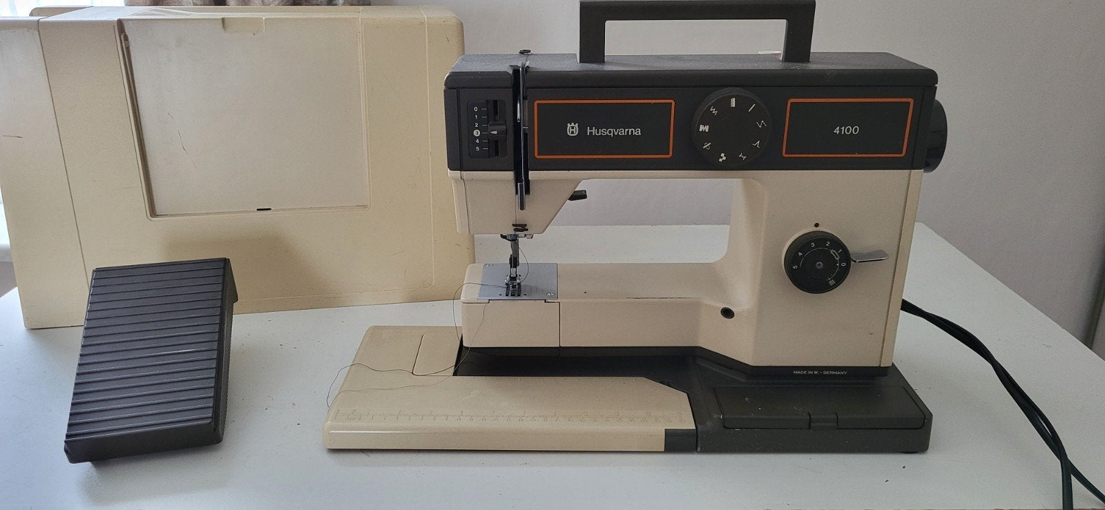 Husqvarna 4100 Naaimachine, Ophalen, Gebruikt, Naaimachine, Husqvarna