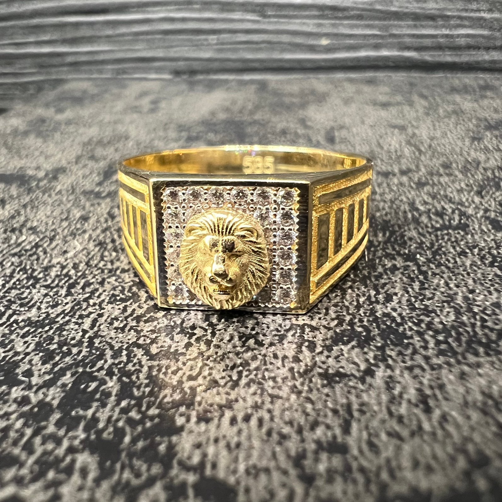 14 karaat gouden ring leeuw model italy, Ophalen of Verzenden, Nieuw, Goud, Heer