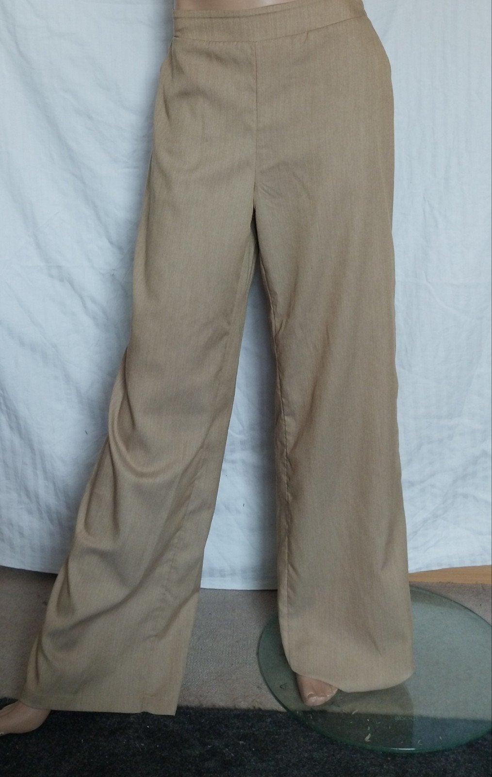 NUKUS Uitlopende Broek,  Maat M, Beige, Zo goed als nieuw, Lang, Ophalen