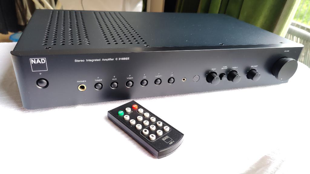 NAD C316BEE geïntegreerde stereoversterker, Overige merken, Gebruikt, Ophalen of Verzenden, Minder dan 60 watt