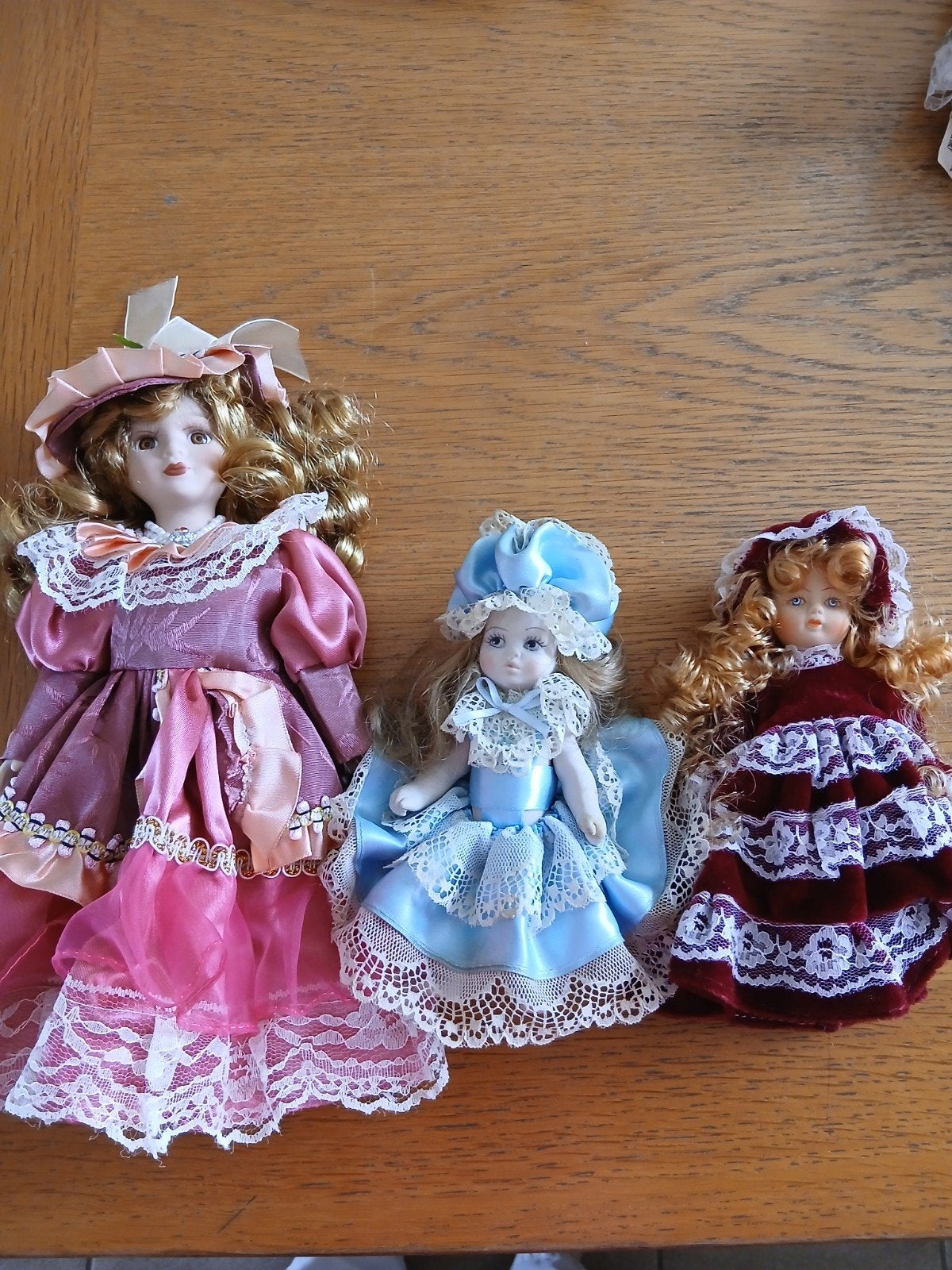 Porceleinen popjes, oph. 5€, Verzamelen, Poppenhuizen en Toebehoren, Ophalen, Poppenhuis