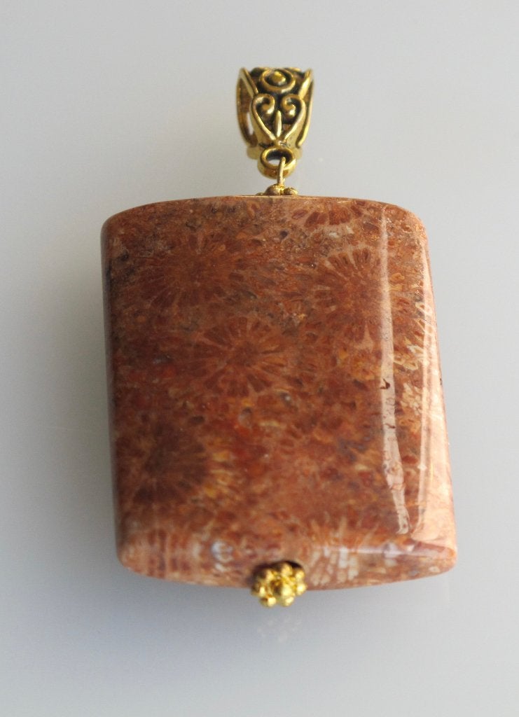 Prachtige hanger met een fossiel Jaspis edelsteen, Verzenden, Nieuw