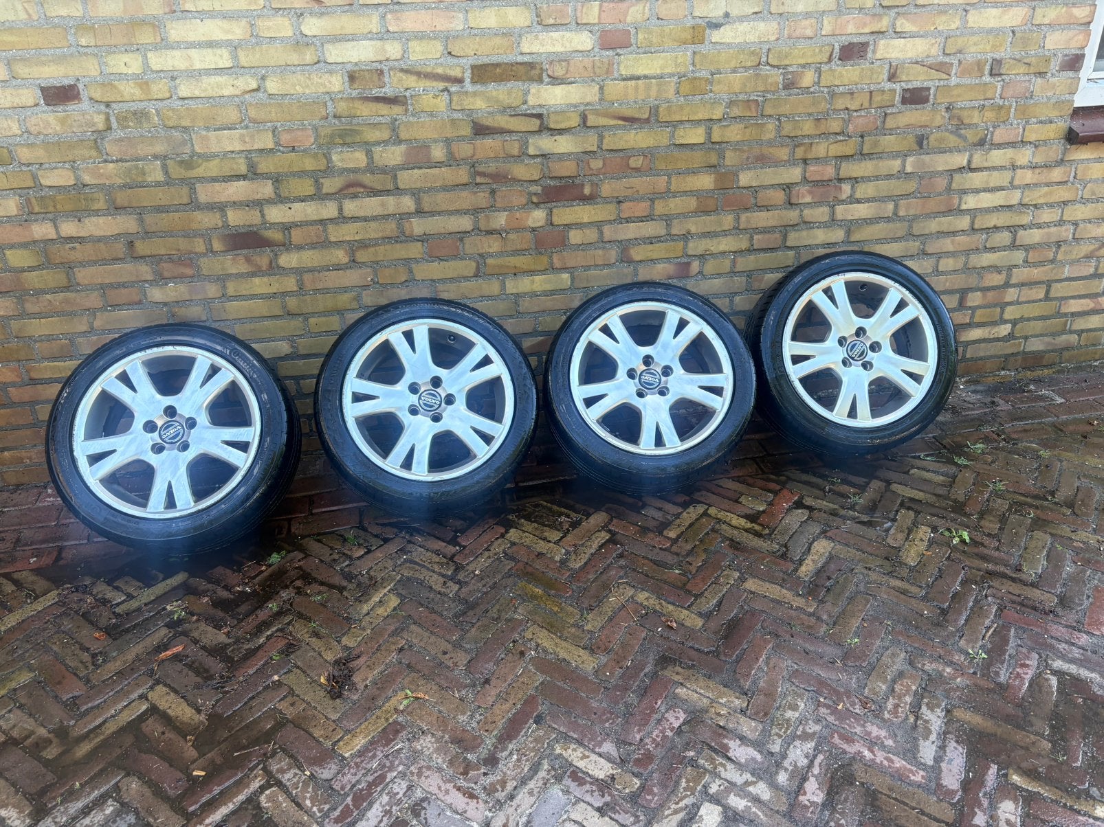 Volvo velgen 17 inch, Ophalen, Velg(en), Nieuw, 17 inch