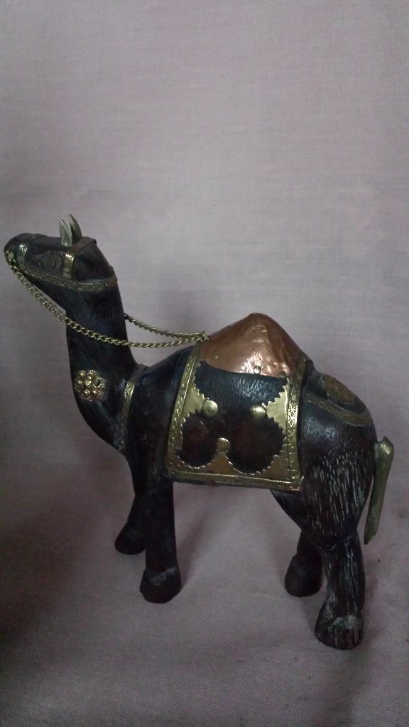 BEELDJE houten KAMEEL uit INDIA <> met KOPER-inleg, Hg 15 cm, Houtsnijwerk, Minder dan 20 cm, Ophalen of Verzenden, Hout