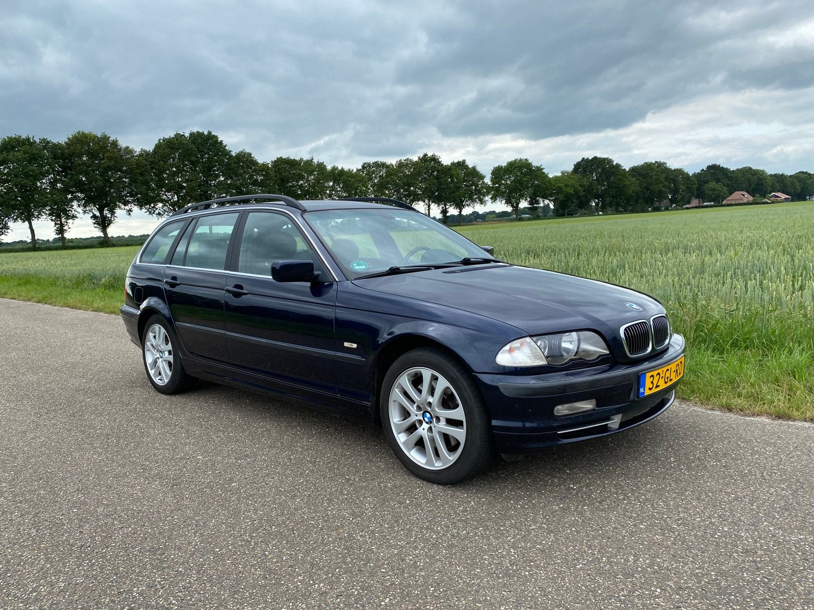 BMW 3-Serie 3.0 XI 330 Touring AUT 2001 Blauw, Auto's, Automaat, 730 kg, 1800 kg, Zwart