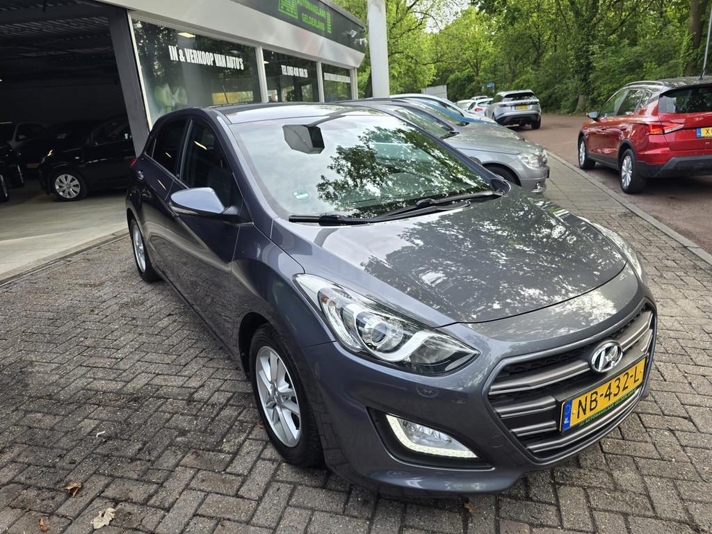 Hyundai I30 1.6 GDi GO! 2016 | 2E EIGENAAR | 12MND GARANTIE, Voorwielaandrijving, Gebruikt, 4 cilinders, Parkeersensor