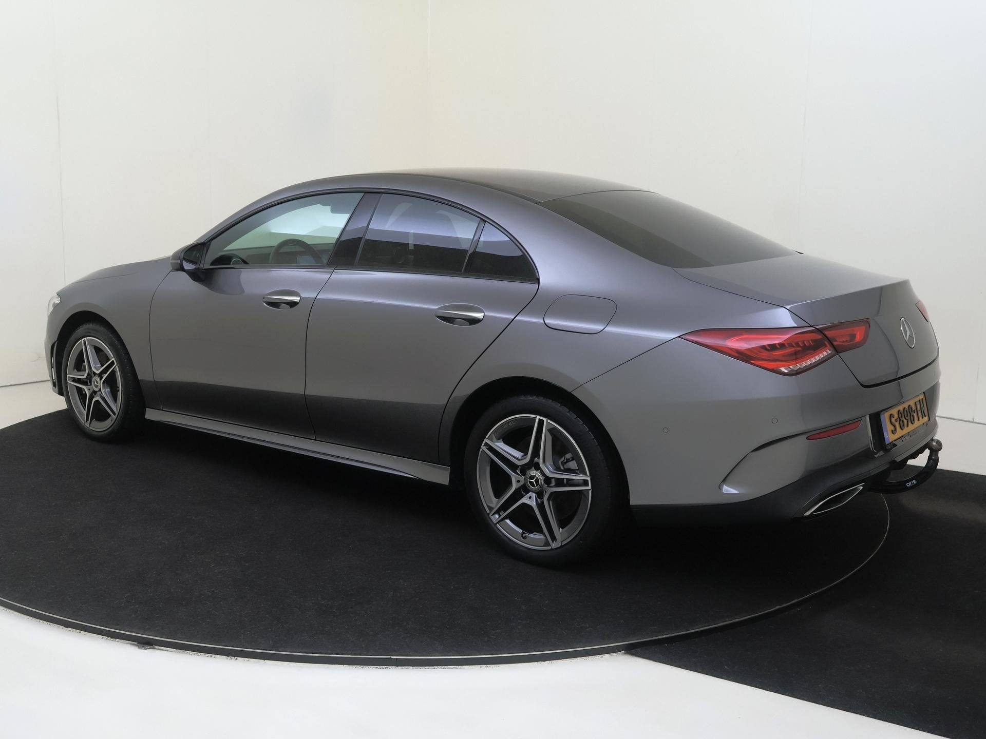 Mercedes-Benz CLA-klasse 250 e AMG Line / Stoelverwarming /, Auto's, CLA, Gebruikt, 4 cilinders, 16 kWh