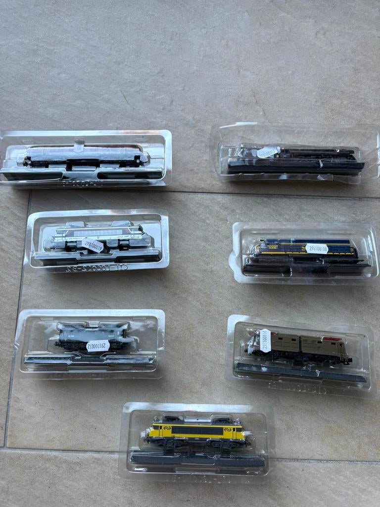 Collectie modeltreinen/ locomotieven in display, Overige merken, Ophalen of Verzenden, Zo goed als nieuw, Gelijkstroom