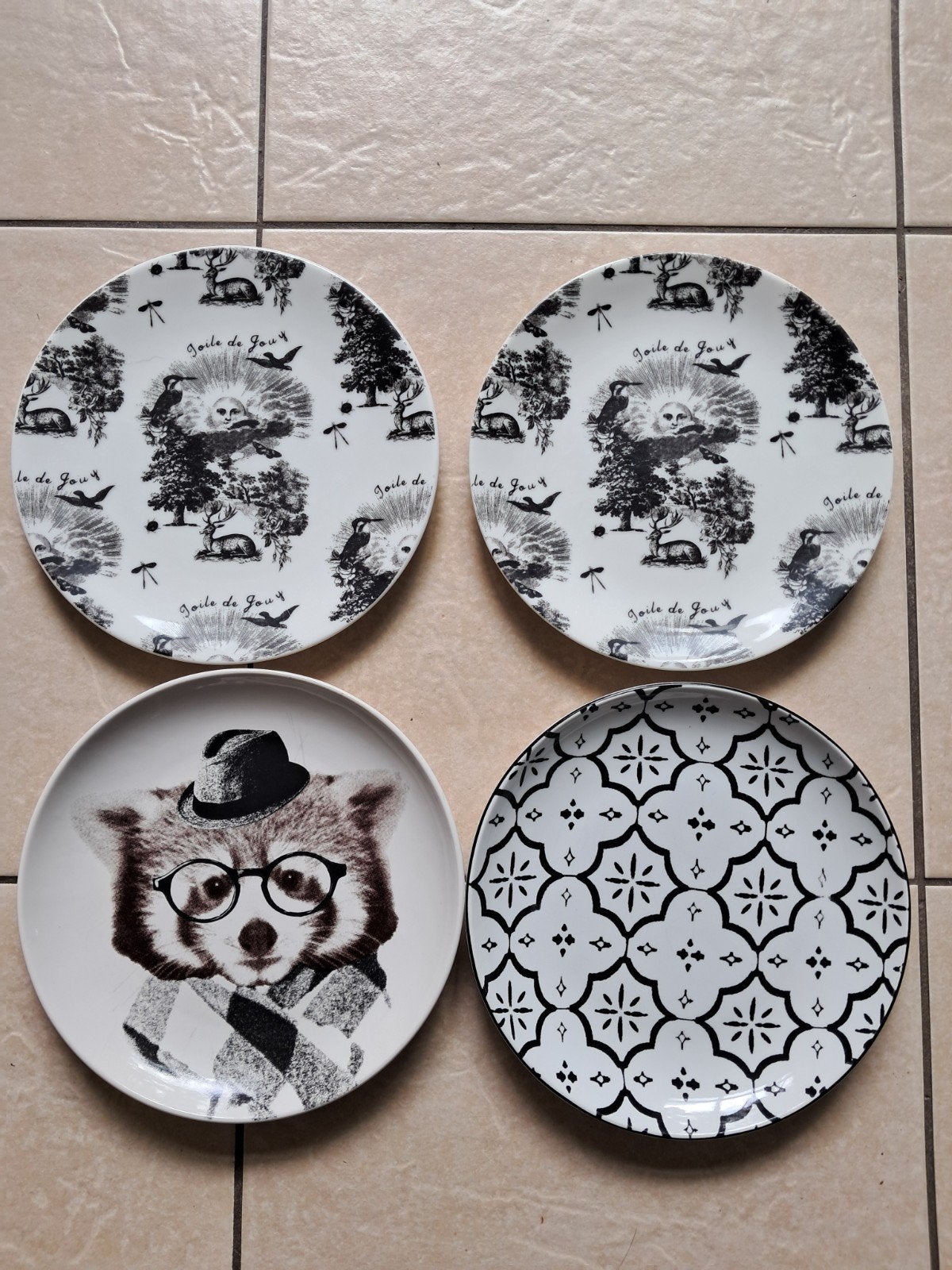 Vier stuks H&M ontbijtborden met diverse prints, Huis en Inrichting, Ophalen of Verzenden, Keramiek, Overige stijlen, Bord(en)