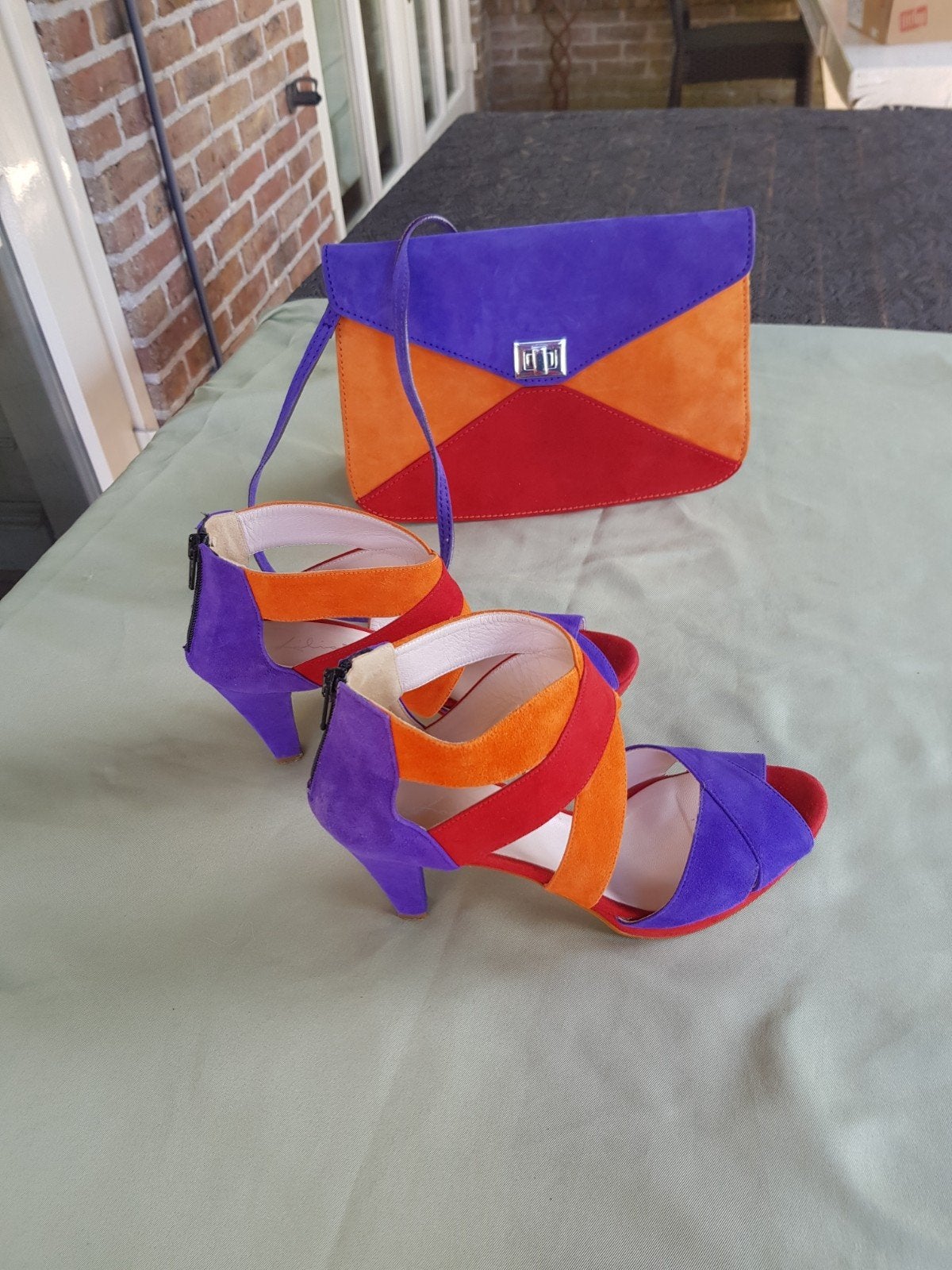 Kleurrijke suède sandalen met bijpassende tas, Kleding | Dames, Pumps, Overige kleuren, Nieuw, Made in Italy liliane