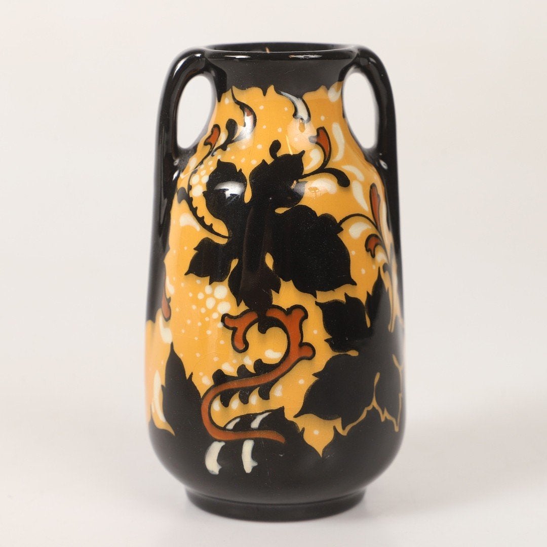 Glansplateel vaasje Plateelfabriek Regina, Gouda (ca.1920), Ophalen of Verzenden