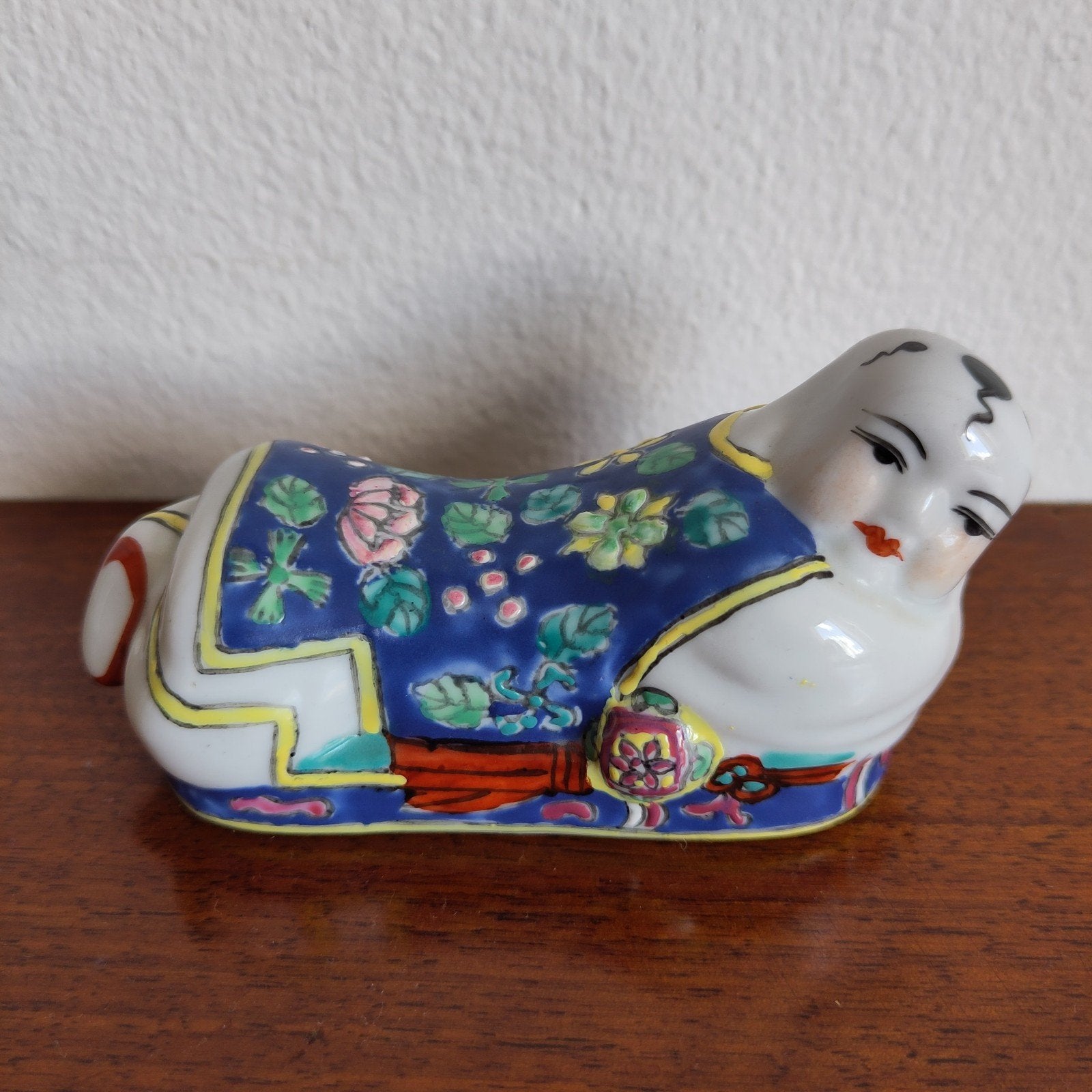 Chinees beeldje liggend kind - miniatuur hoofdsteun 'zotje'j, Verzamelen, Ophalen of Verzenden, Zo goed als nieuw, Overige typen