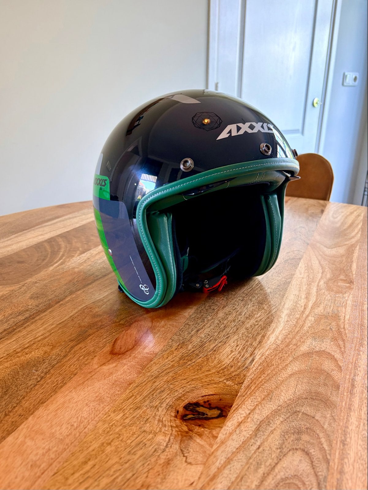 Axxis Hornet SV Jethelm Old Style Glans Zwart Groen XL, Fietsen en Brommers, Brommerhelmen, Ophalen of Verzenden, Zo goed als nieuw