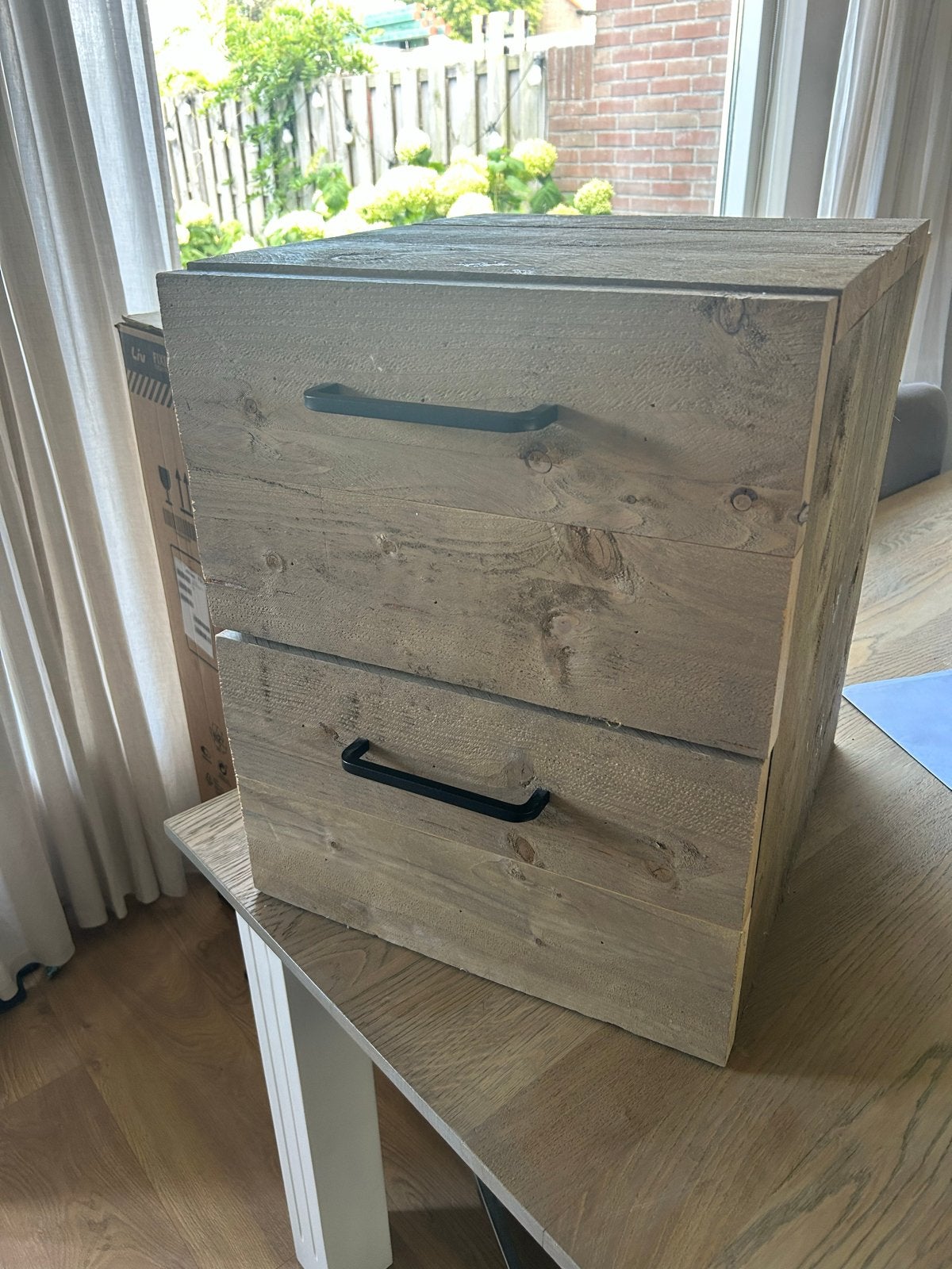 Houten nachtkastje/kastje - 57x46x51 cm, Gebruikt, 45 tot 65 cm, Hout, 55 tot 70 cm