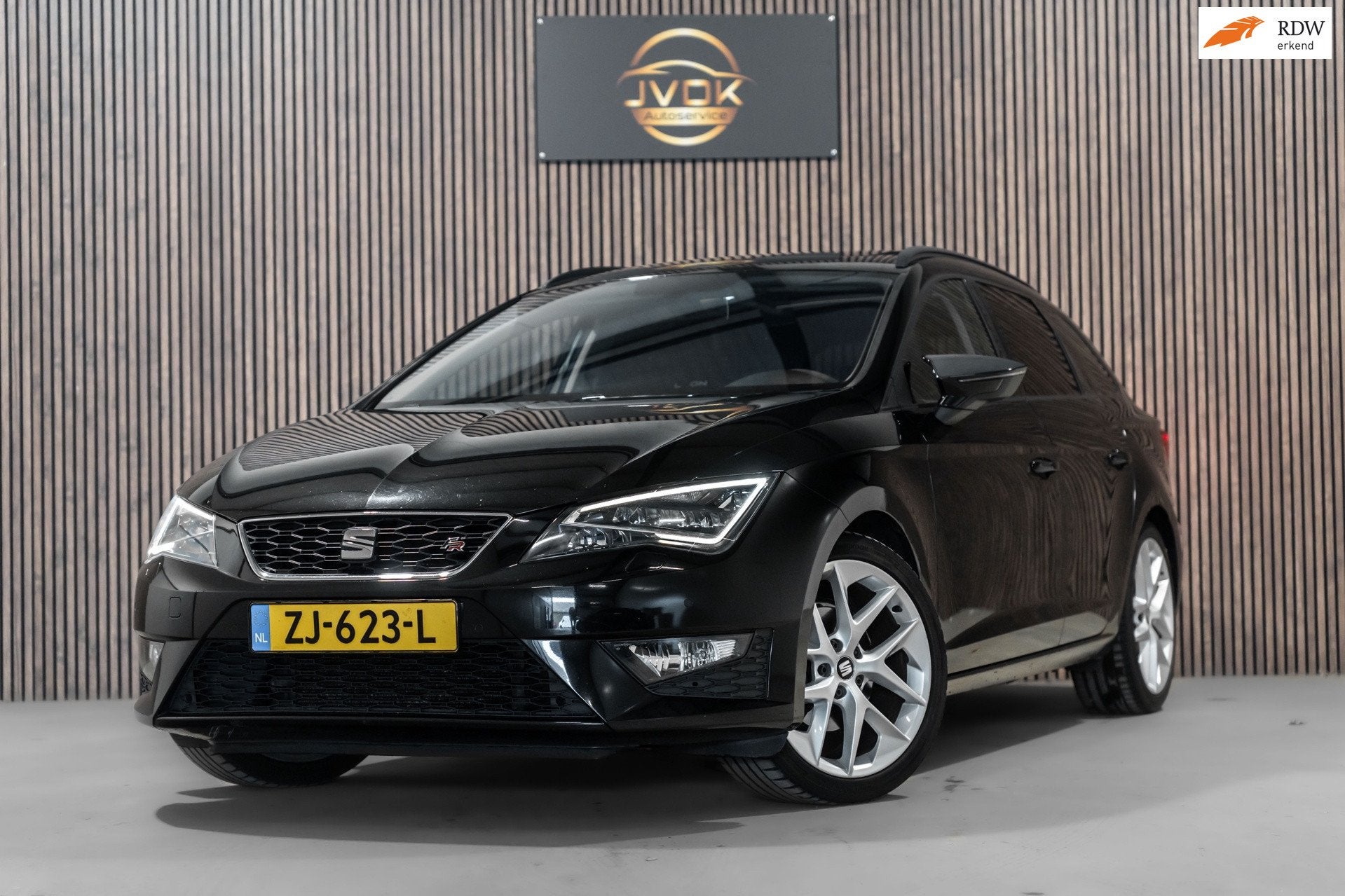 Seat Leon ST 1.4 EcoTSI FR Led Pano Navi PDC Stoelverwarming, Auto's, Seat, Dealer onderhouden, Gebruikt, 4 cilinders, 150 pk
