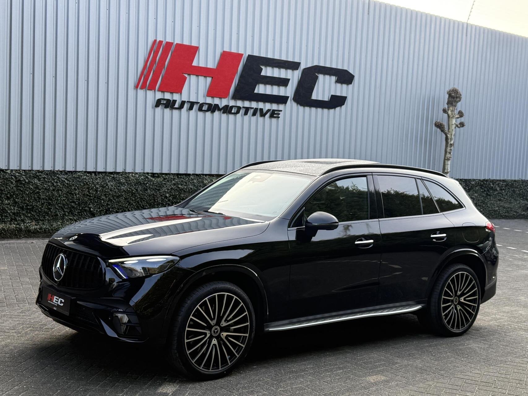 Mercedes GLC 300e 4MATIC AMG Pano|Memory|360, Automaat, Gebruikt, 2255 kg, Vierwielaandrijving