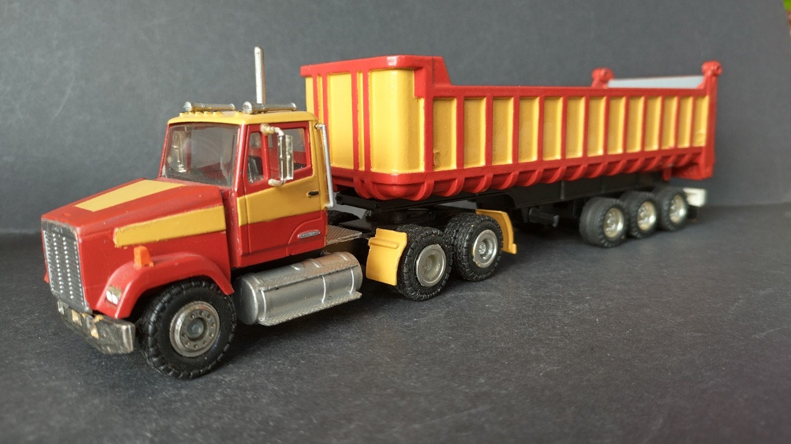 Freightliner Usa Truck kieper 1:50 Conrad Shinsei Pol, Verzenden, ., Conrad, Zo goed als nieuw