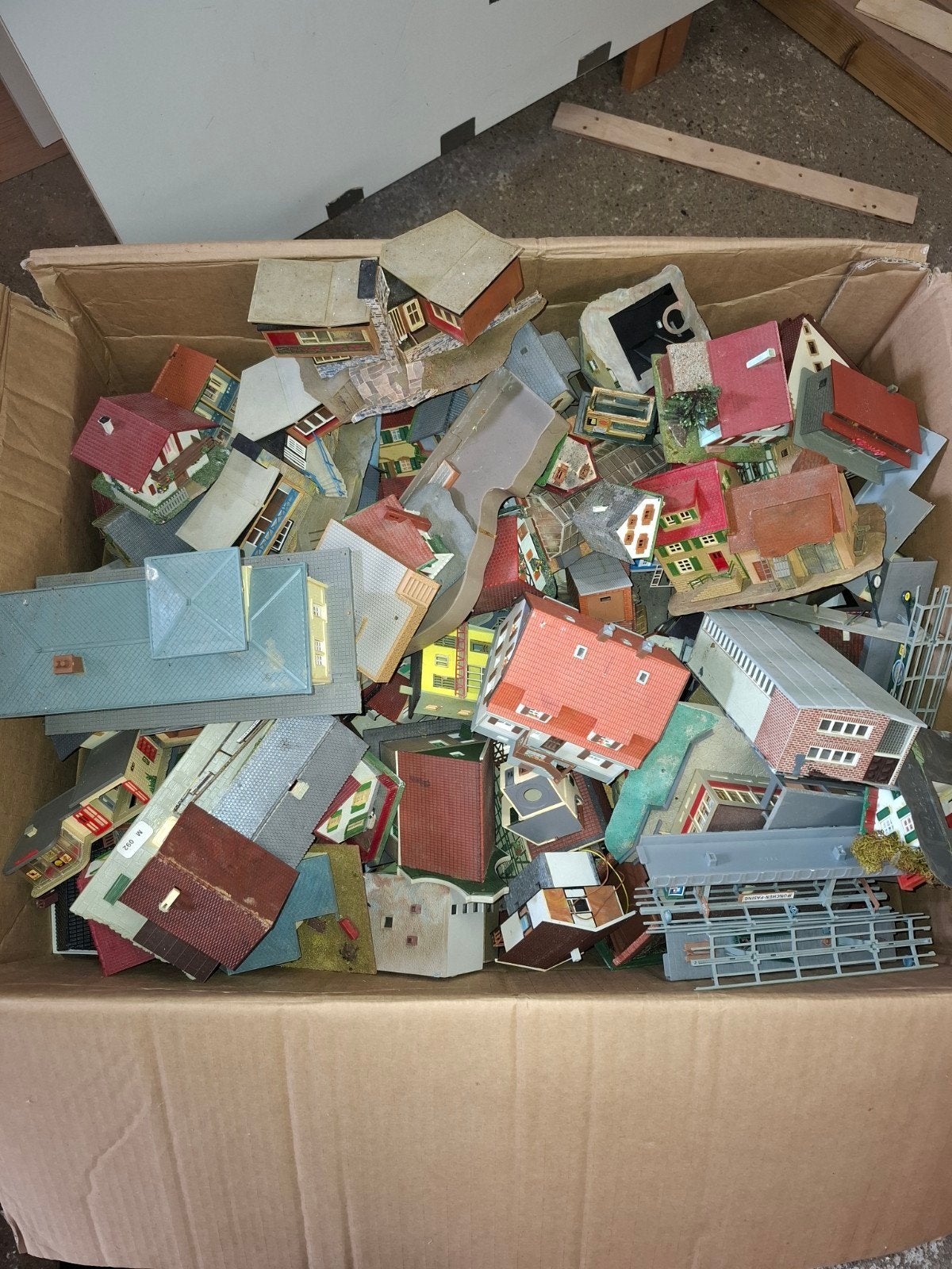 Grote partij modelbouw huisjes en gebouwen, Ophalen, Gebruikt, Groter dan 1:35, Diorama