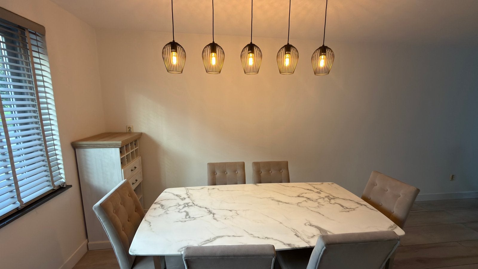 Luxury Marble dining table with 6 matching chair, Huis en Inrichting, Ophalen, Overige materialen, 50 tot 100 cm, Zo goed als nieuw