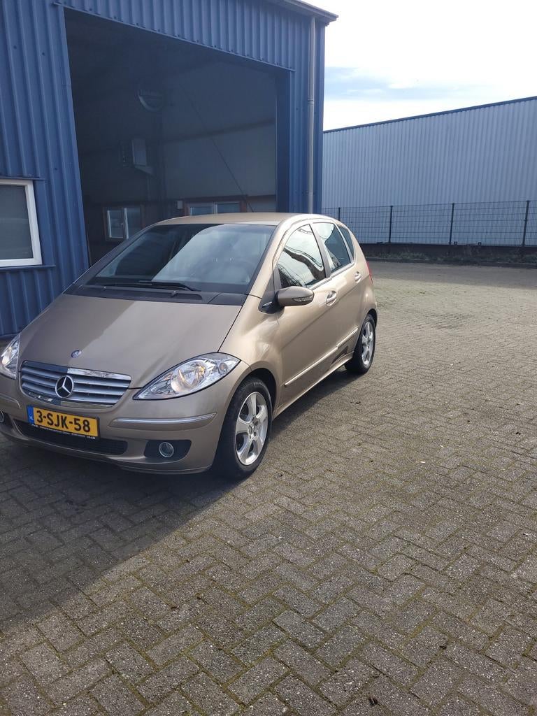 Mercedes-Benz A-Klasse 1.5 A160 5DRS 2005 Geel, Auto's, Mercedes-Benz, Voorwielaandrijving, Stof, 1498 cc, 400 kg