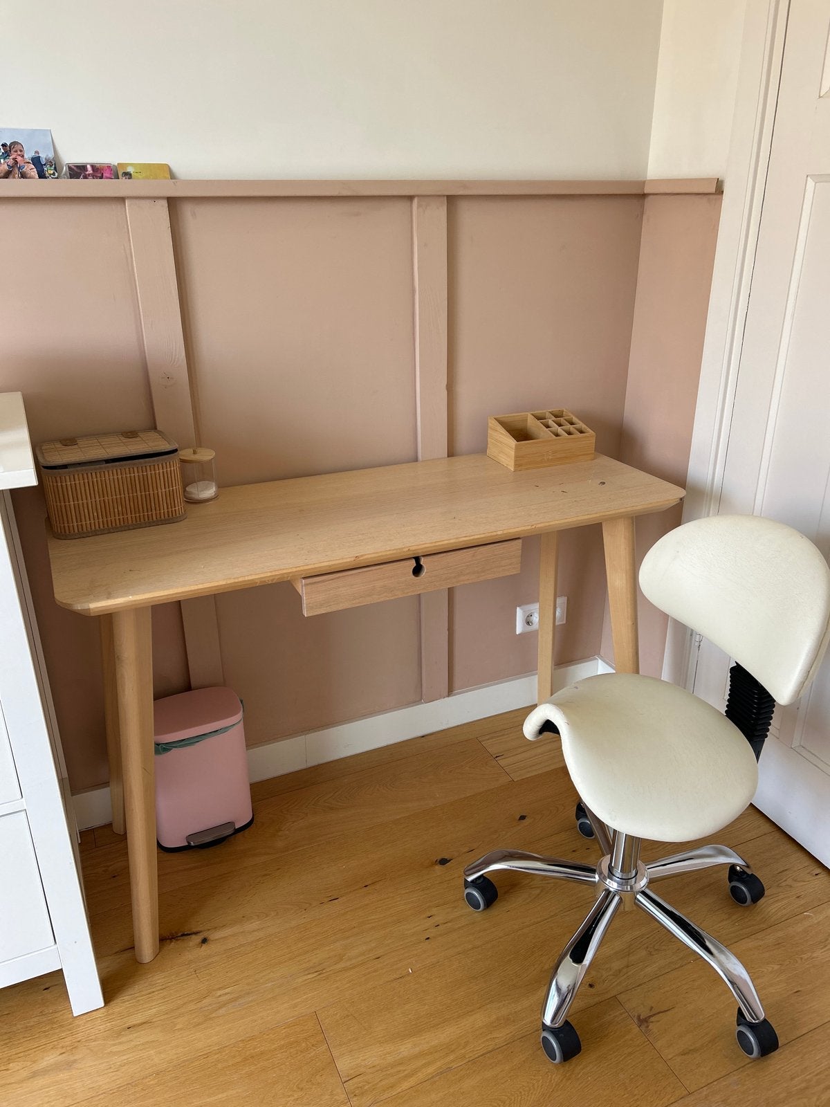 IKEA bureau van licht hout met lade, Ophalen, Scandinavisch, Zo goed als nieuw, IKEA