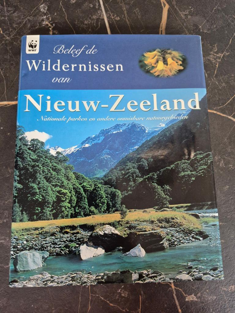 WWF Beleef de Wildernissen van Nieuw-Zeeland, Boeken, Natuur, Ophalen of Verzenden, Zo goed als nieuw, Natuur algemeen, K. Ombler
