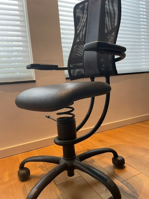 Spinalis ergonomische balans - bureaustoel met leuningen., Huis en Inrichting, Ophalen, Zwart, Zo goed als nieuw, Bureaustoel