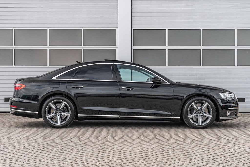 Audi A8 60 TFSIe 449pk quattro | Panoramadak | B&O Audio | 3, Auto's, Audi, Automaat, 14 kWh, 2995 cc, Zwart