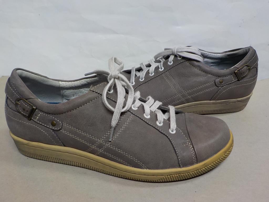 Taupe kleur Durea sneakers 37 1/2 H, Kleding | Dames, Schoenen, Thomas Edisonweg 1, 5151 DH Drunen, Bruin, Nieuw, Ophalen of Verzenden