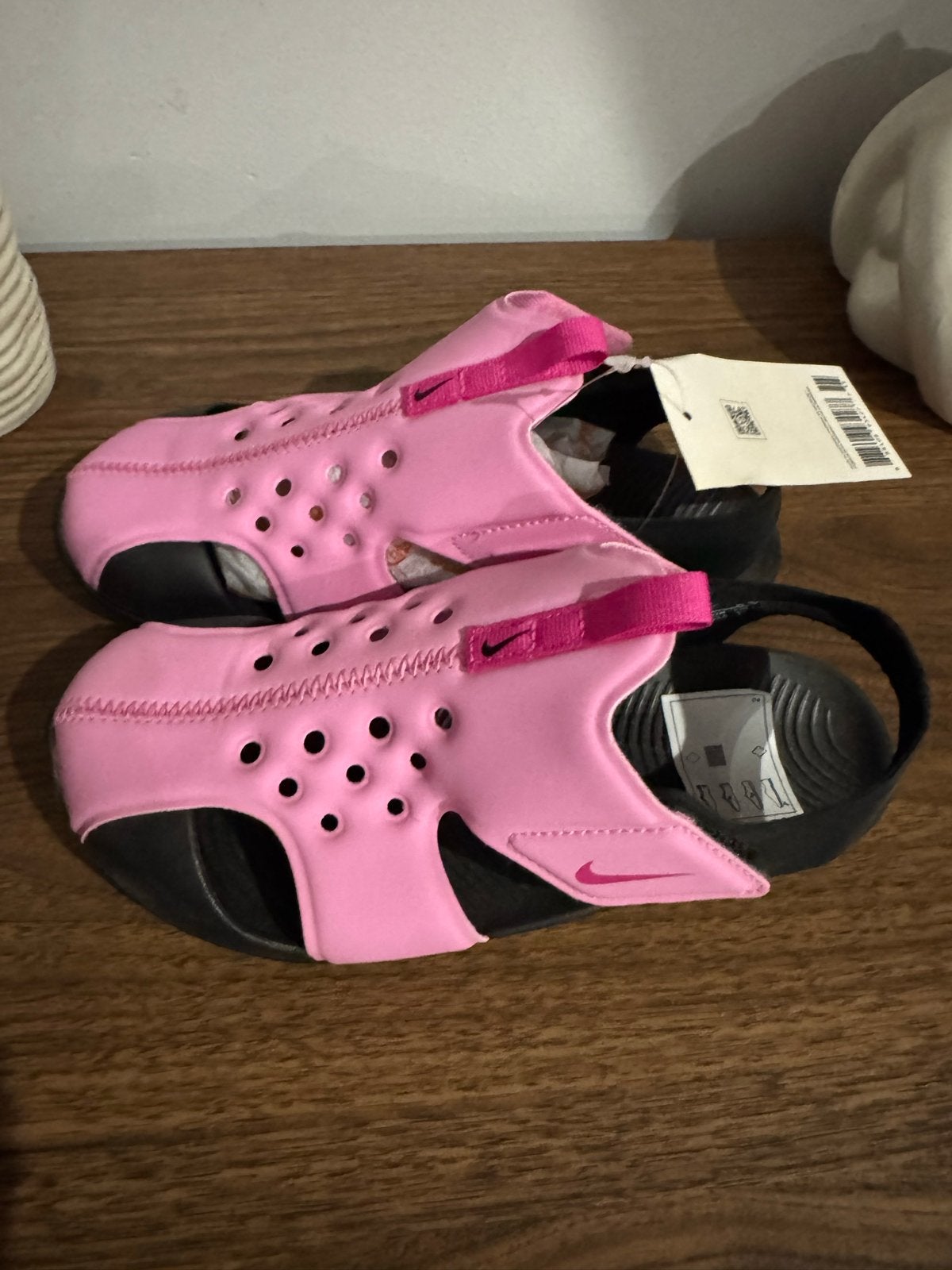 Nieuwe Nike Sunray Protect sandalen roze maat 33.5, Kinderen en Baby's, Kinderkleding | Schoenen en Sokken, Ophalen of Verzenden