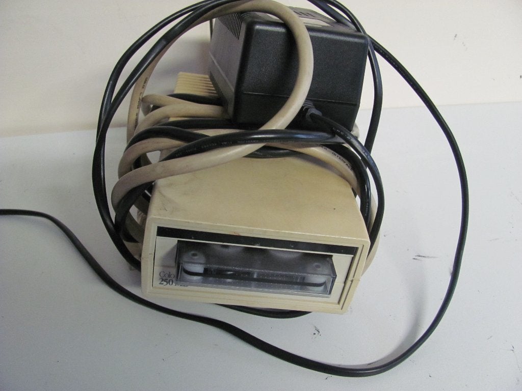 COLORADO 250 mb external tape drive met 2 tapes dc2120, Computers en Software, Ophalen of Verzenden, Gebruikt, Extern, Overig