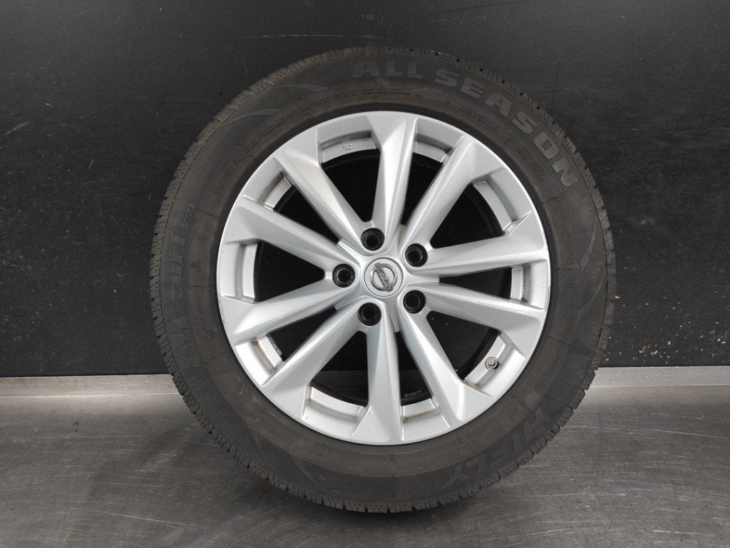 Nissan Qashqai Velgen set + banden (215-60-R17), Auto-onderdelen, Banden en Velgen, 17 inch, Ophalen of Verzenden, All Season