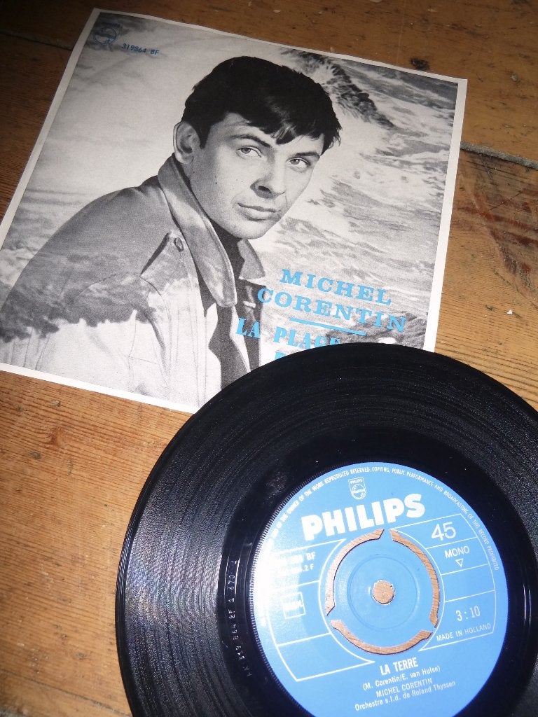 single MICHEL CORENTIN la plage etait deserte la terre 1966, Ophalen of Verzenden, Gebruikt, Pop