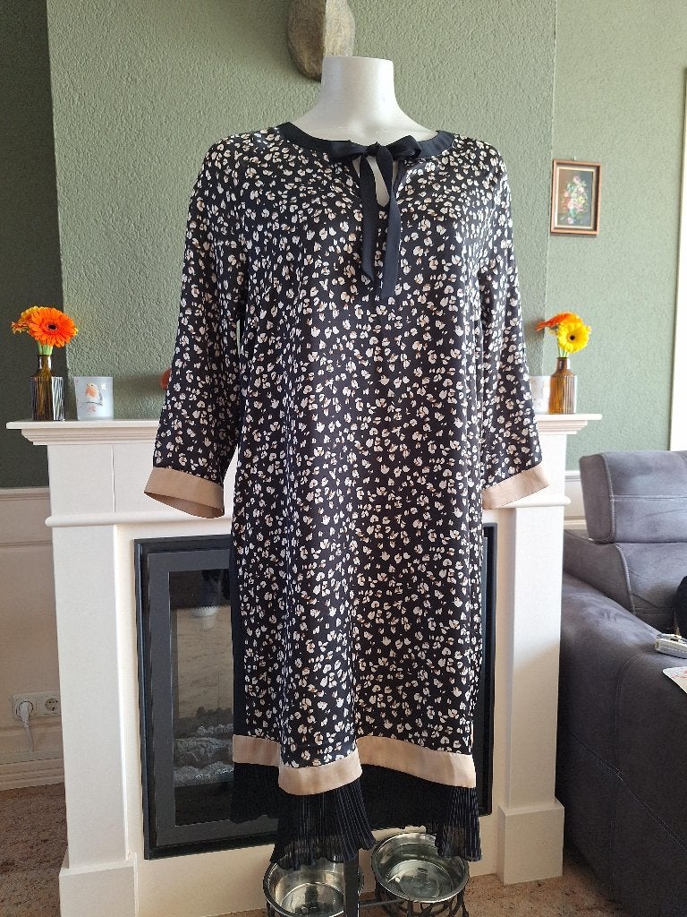 Amelie Amelie prachtige jurk met plissé rand L, Verzenden, Amelie en Amelie, Zwart, Maat 42/44 (L)