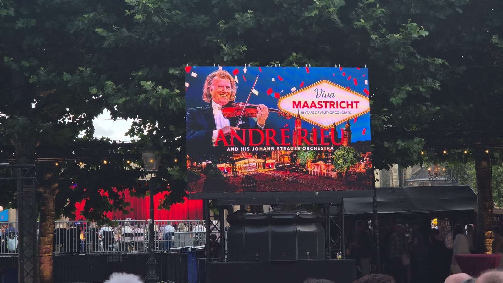 Andre rieu 10 juli 2 tickets eetarragement, Tickets en Kaartjes, Sport | Voetbal, Losse kaart, Twee personen, Juli